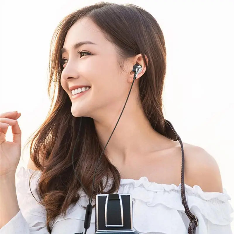 Wired Headphones, Earbuds, Stereo, Mic volume