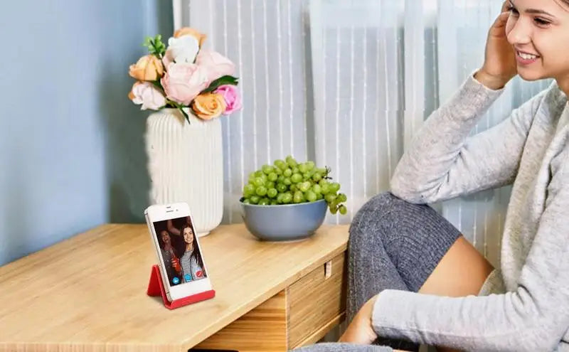 Multi-function Non Slip Lazy Mobile Phone Holder Desktop Lightweight Humanized Phone Holder Stable For Watching TV Video Call